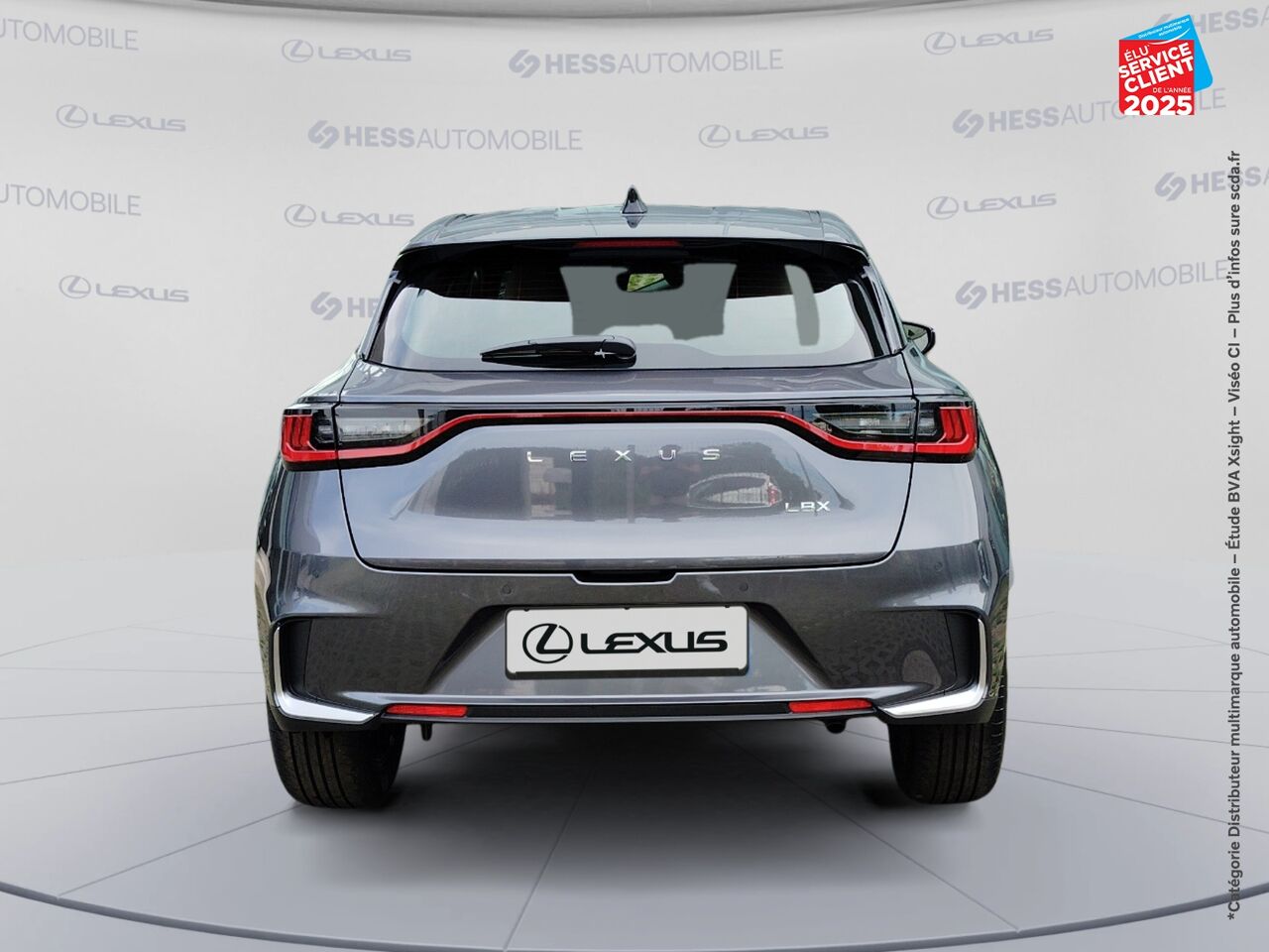 Véhicule d'occasion LEXUS LBX 1.5 136CH ELEGANT 2WD chez Land Rover Metz
