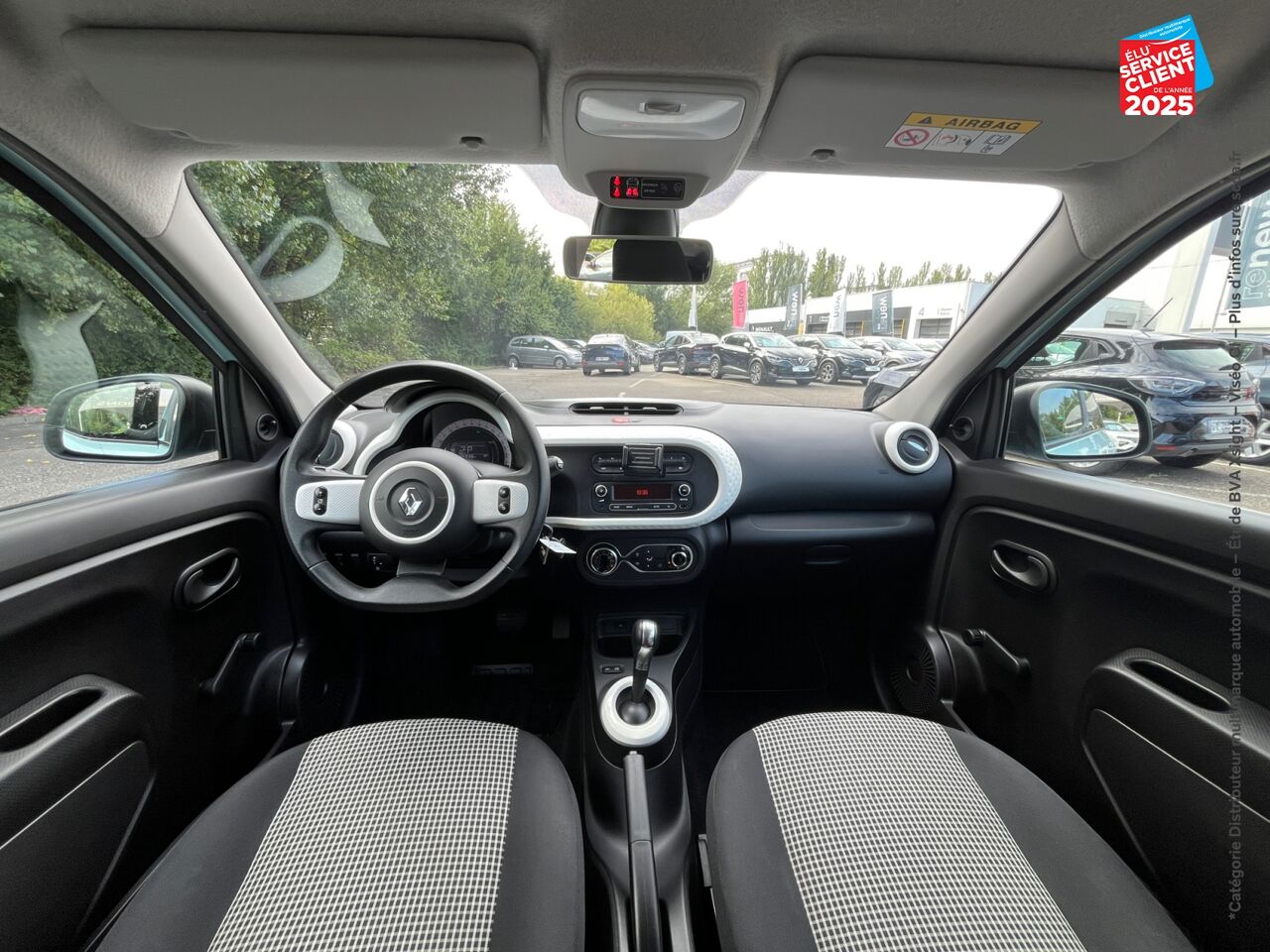 Véhicule d'occasion RENAULT TWINGO E-TECH ELECTRIC LIFE R80 ACHAT INTEGRAL - 21MY chez Renault Saint-Louis