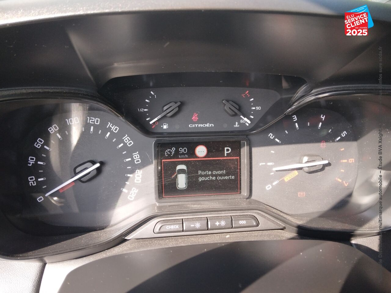 Véhicule d'occasion CITROEN C3 AIRCROSS PURETECH 110CH SS SHINE EAT6 E6.D-TEMP 114G chez HESS Automobile