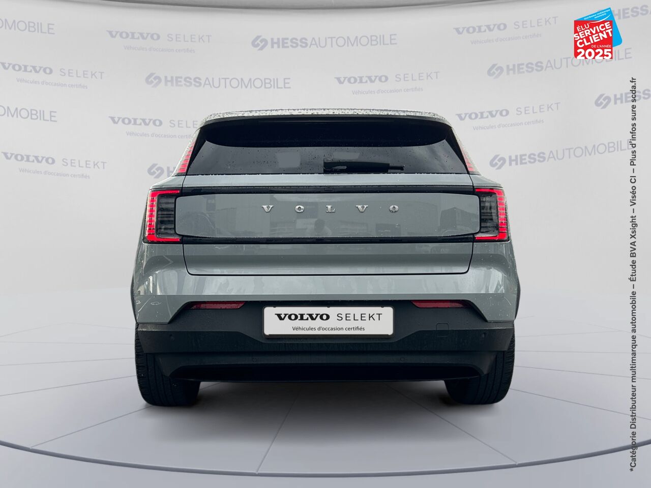 Véhicule d'occasion VOLVO EX30 SINGLE EXTENDED RANGE 272CH PLUS SIEGES CHAUF VOLANT CHAUF GPS CAMERA CARPLAY chez Renault Colmar
