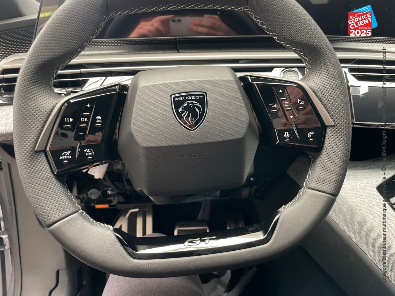 chez Peugeot Reims