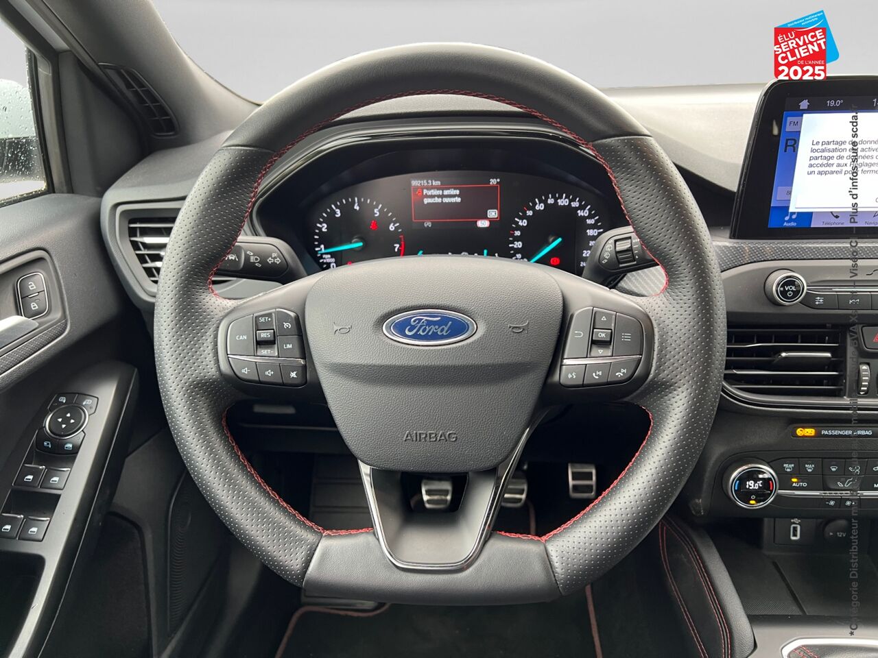 Véhicule d'occasion FORD FOCUS 1.5 ECOBOOST 150CH ST-LINE 112G GPS CAMERA chez Renault Sélestat