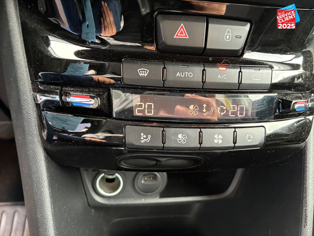 chez Peugeot Charleville