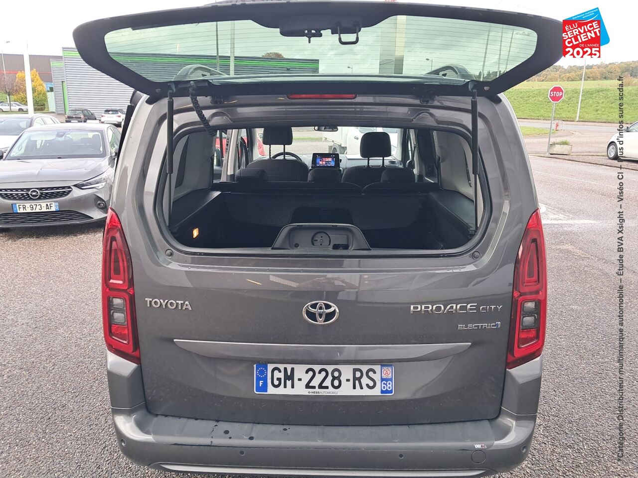 Véhicule d'occasion TOYOTA PROACE CITY VERSO PROACE VERSO LONG ELECTRIC 50 KWH EXECUTIVE CAMERA CARPLAY chez Toyota Sarreguemines