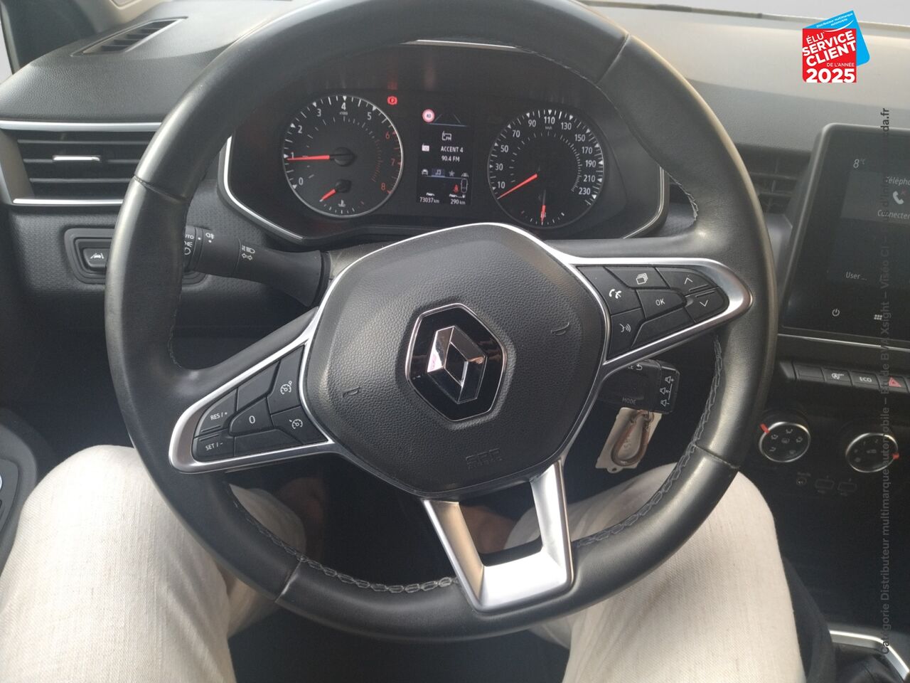 Véhicule d'occasion RENAULT CLIO 1.0 TCE 100CH ZEN chez Renault Colmar