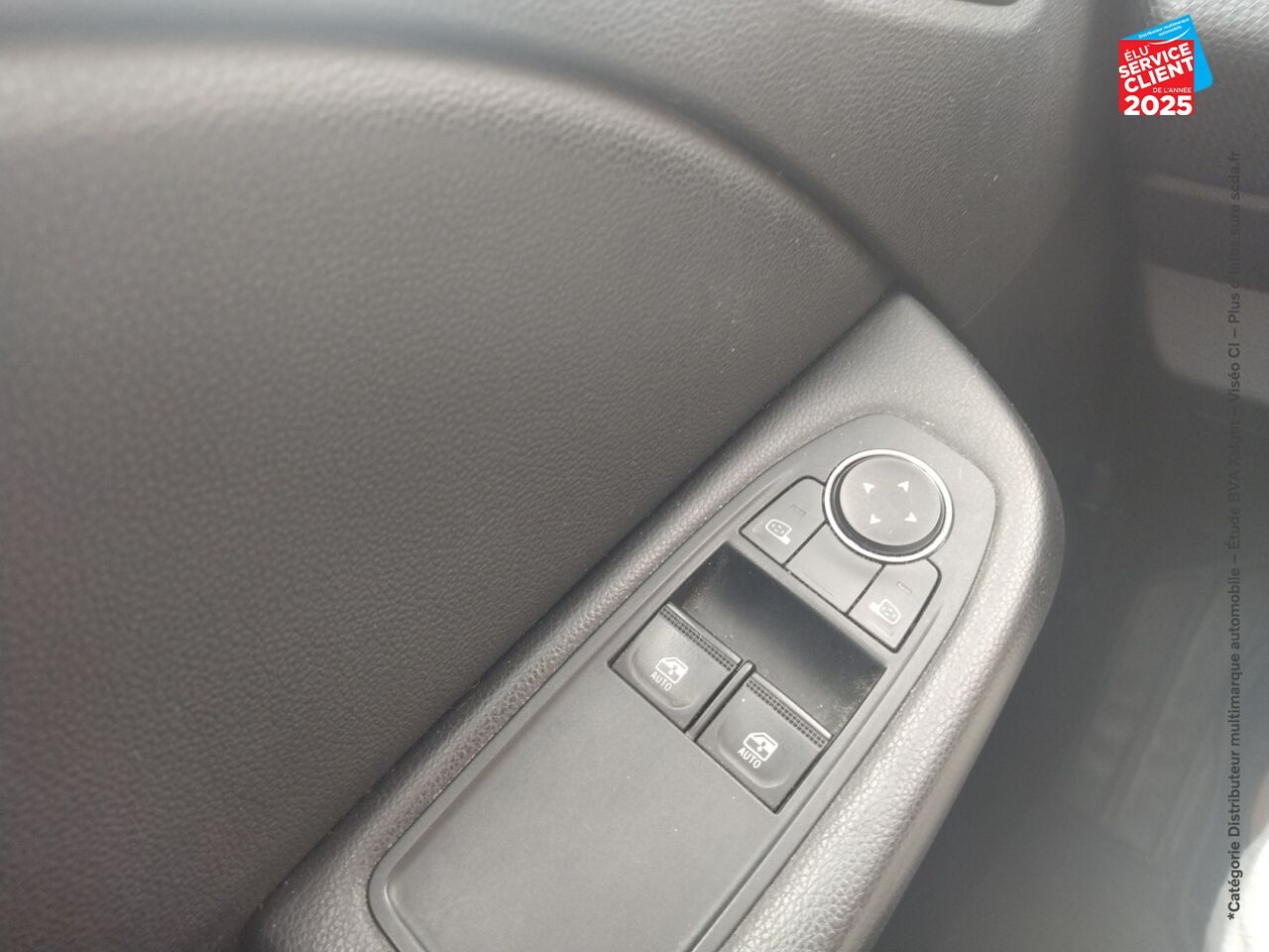 Véhicule d'occasion RENAULT CLIO 1.0 TCE 100CH ZEN chez Renault Colmar