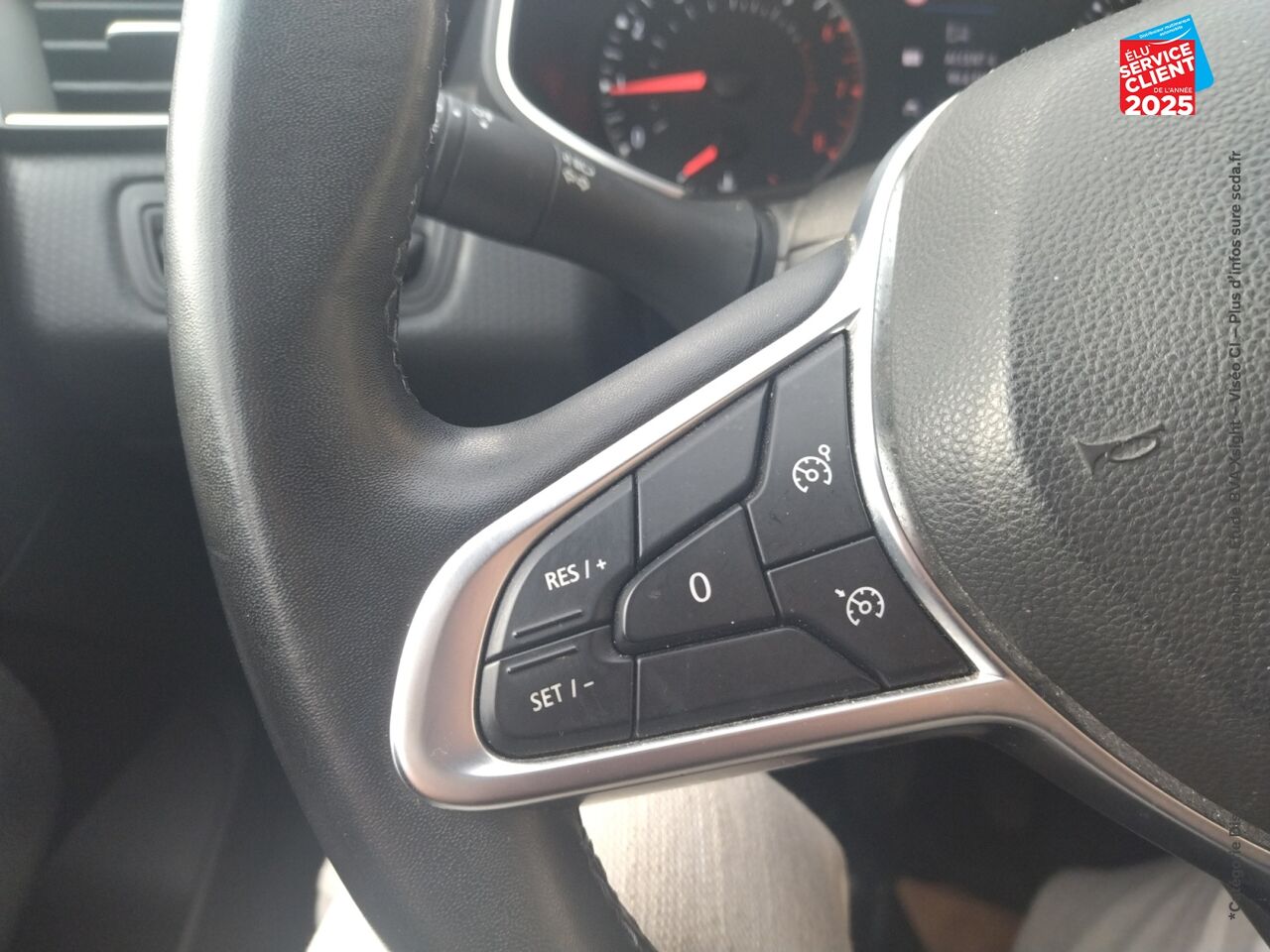 Véhicule d'occasion RENAULT CLIO 1.0 TCE 100CH ZEN chez Renault Colmar