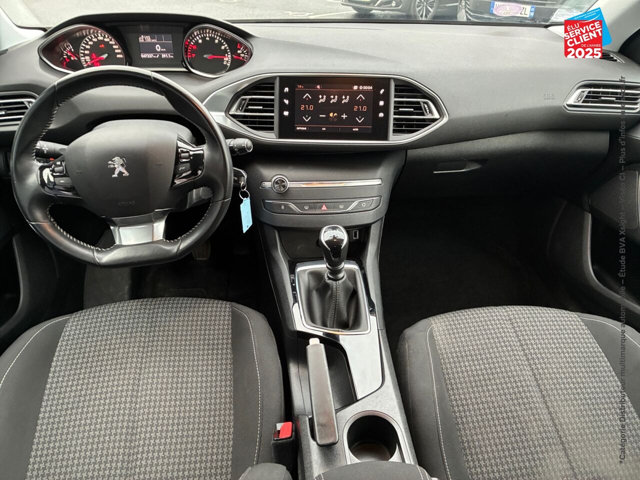chez Peugeot Charleville