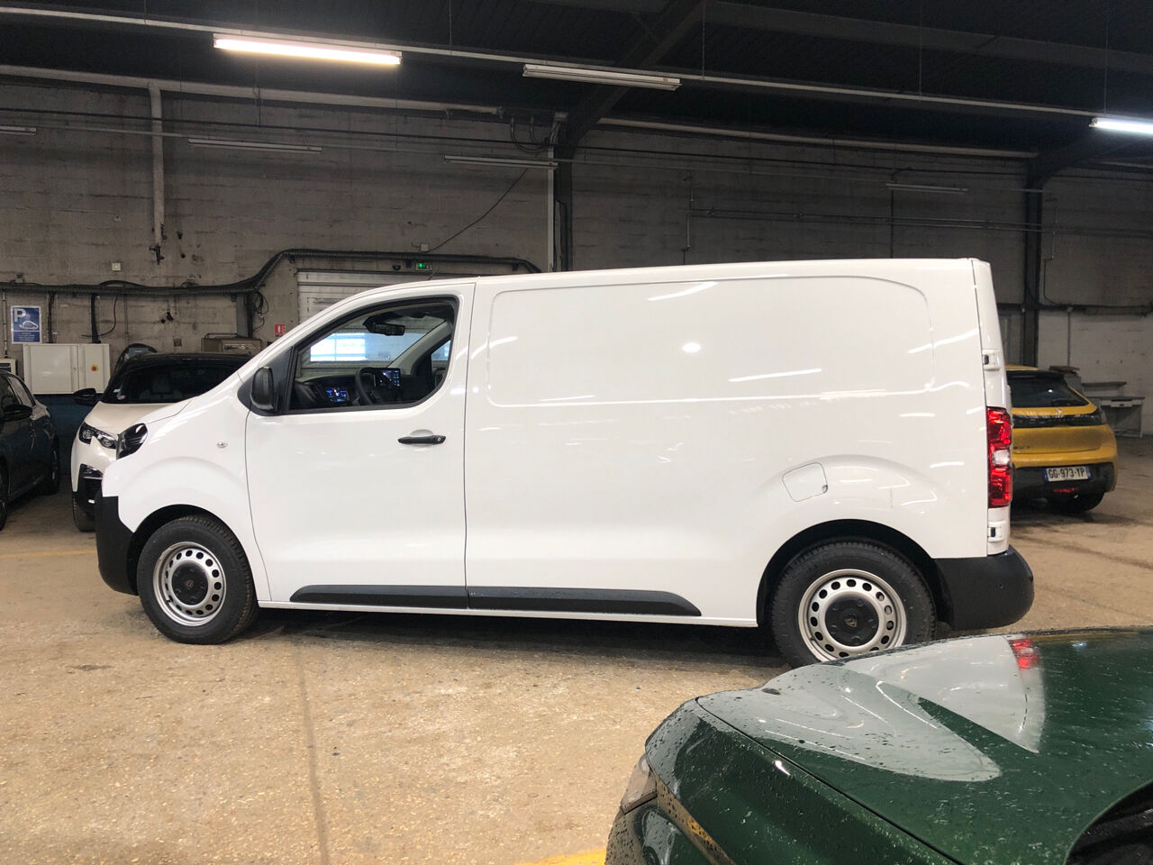 chez Peugeot Hirson