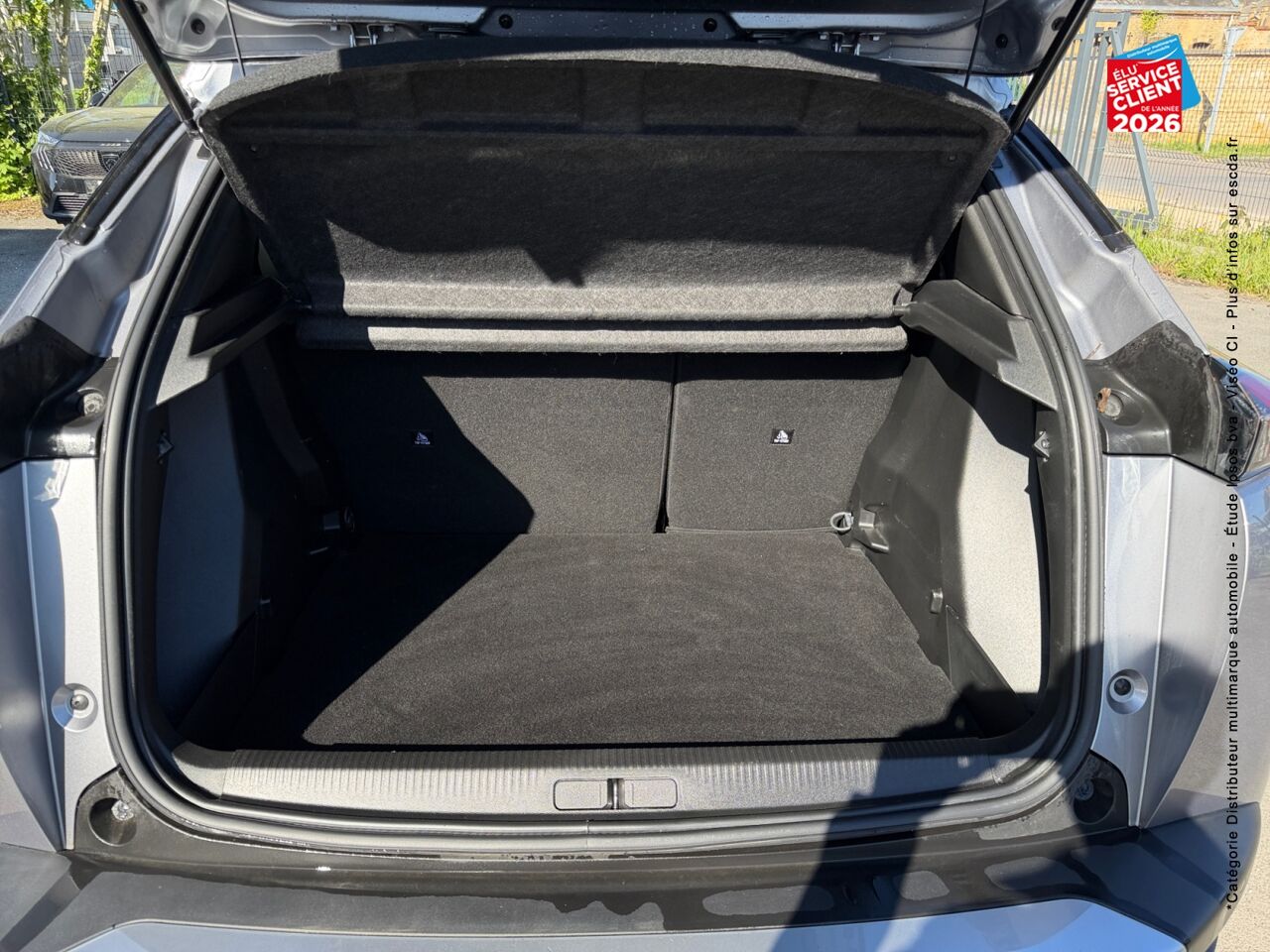 chez Peugeot Sedan