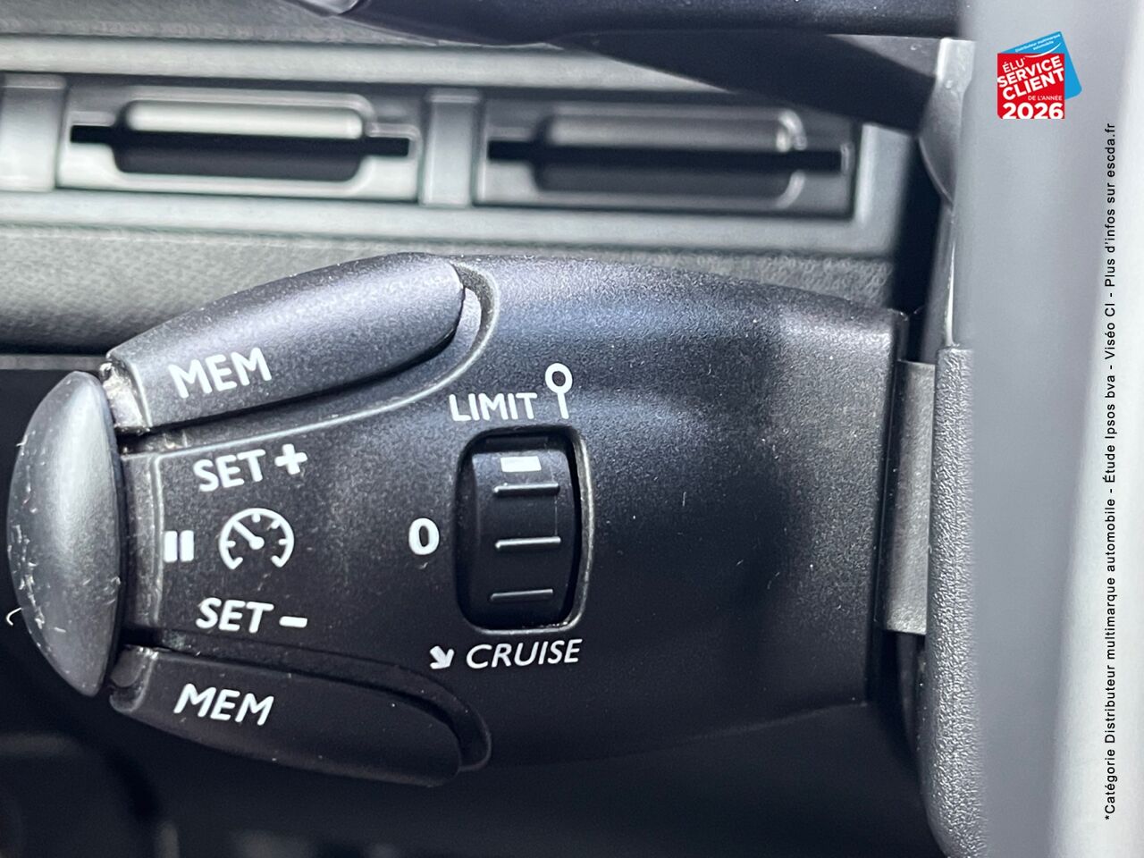 chez Peugeot Sedan