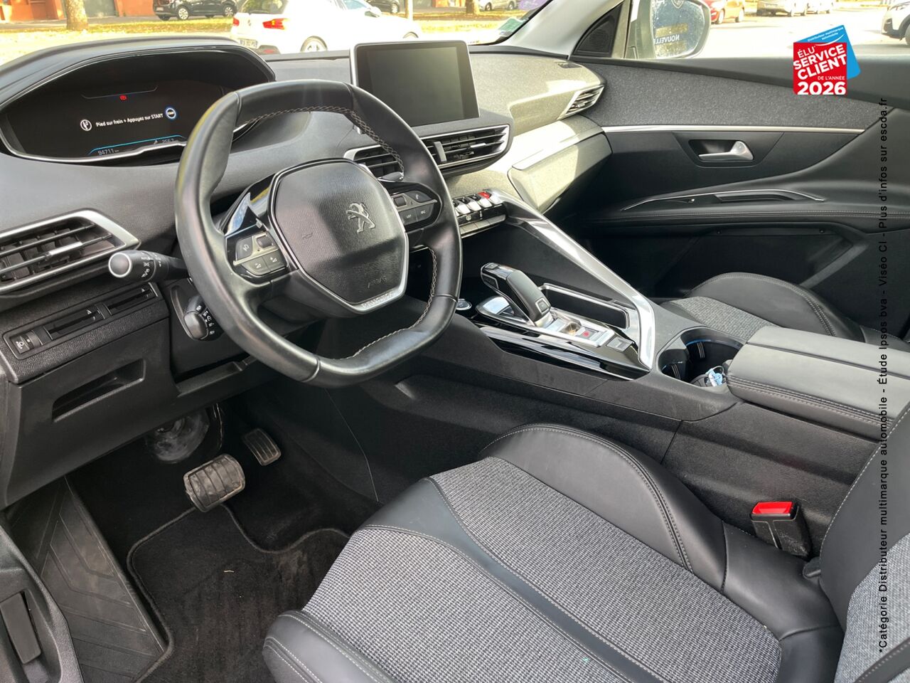 chez Peugeot Sedan