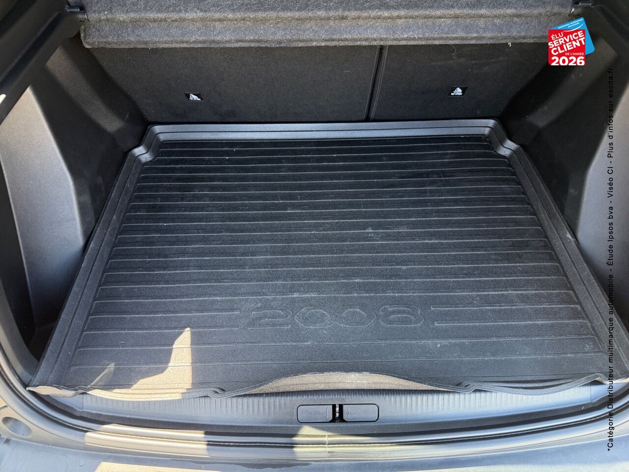 chez Peugeot Sedan