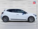 Véhicule d'occasion RENAULT CLIO 1.6 E-TECH HYBRIDE 145CH EQUILIBRE