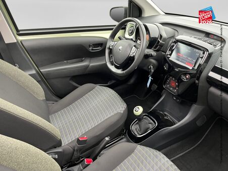 PEUGEOT 108 VTI 72 TOP...