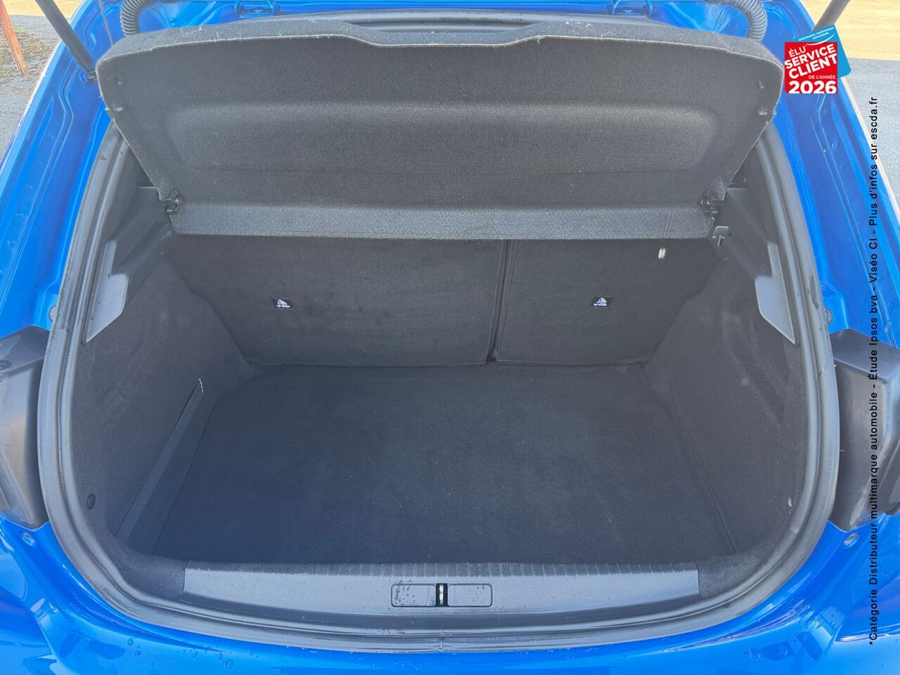 chez Peugeot Sedan