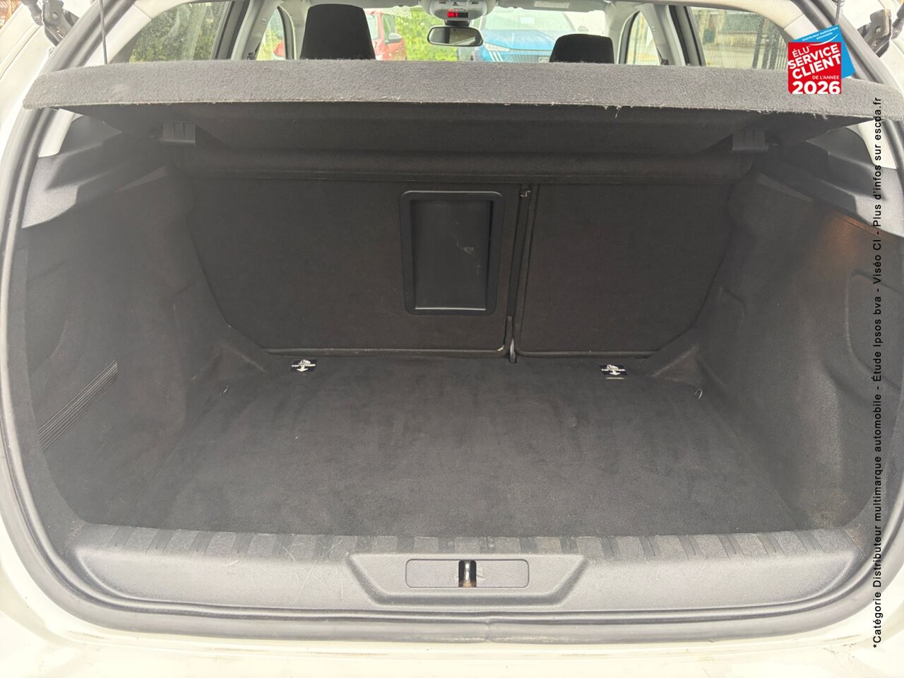 chez Peugeot Sedan