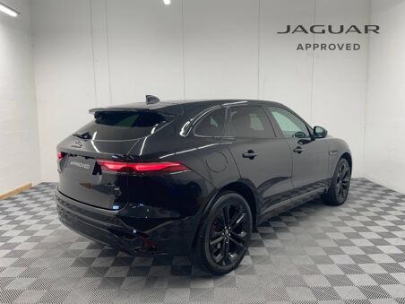 JAGUAR F-PACE P400E...