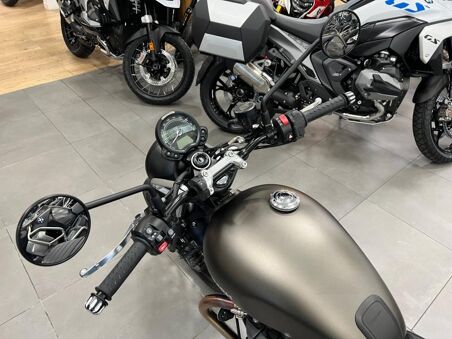 TRIUMPH STREET TWIN STREET...