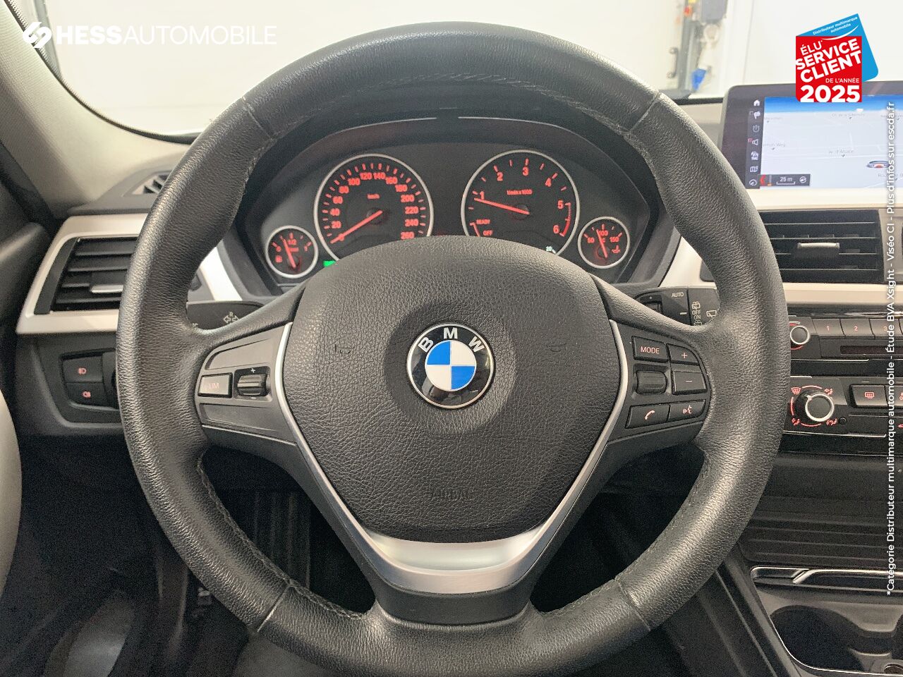 Véhicule d'occasion BMW SERIE 3 TOURING 320D XDRIVE 190CH LOUNGE TOUVRANT GPS HUD FULL LED RUNFLAT chez BMW Colmar