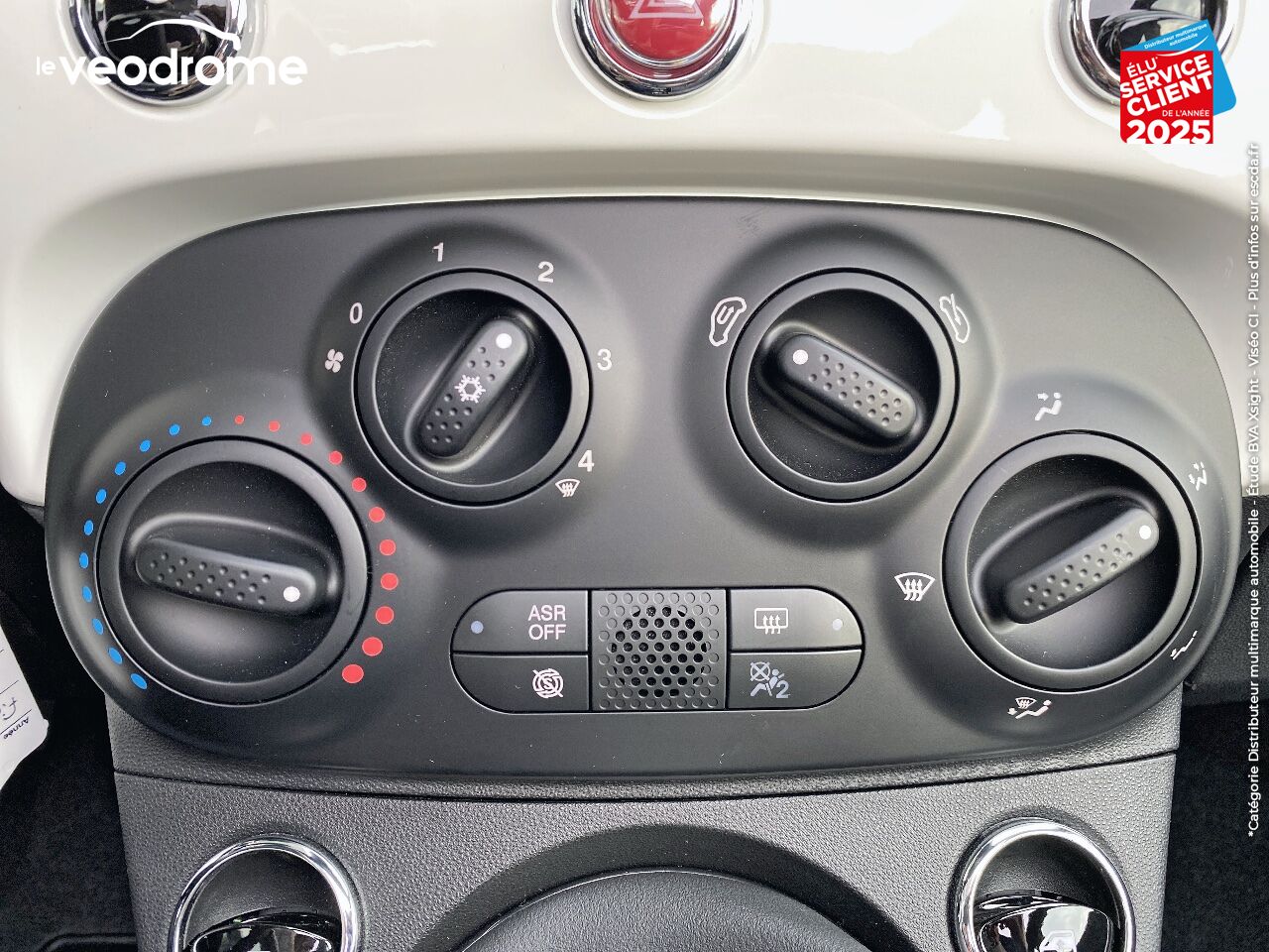 Véhicule d'occasion FIAT 500C 1.0 70CH BSG S/S LOUNGE -16 chez Le Veodrome