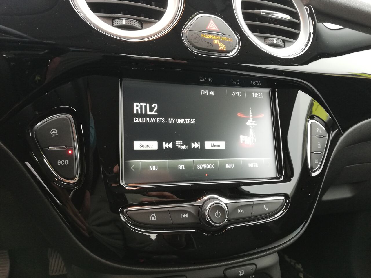 Véhicule d'occasion OPEL ADAM 1.4 TWINPORT 87CH UNLIMITED START/STOP 1ERE MAIN chez Opel Belfort