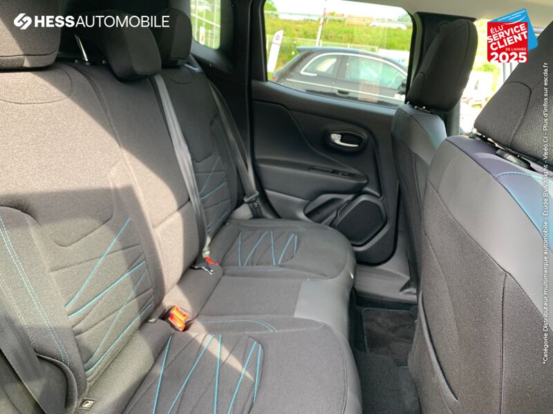 Véhicule neuf JEEP RENEGADE E-HYBRID MY22 UPLAND 1.5 T4 130CH BVR7 chez Fiat Besançon