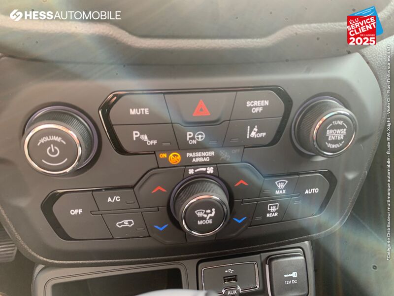 Véhicule neuf JEEP RENEGADE E-HYBRID MY22 UPLAND 1.5 T4 130CH BVR7 chez Fiat Besançon