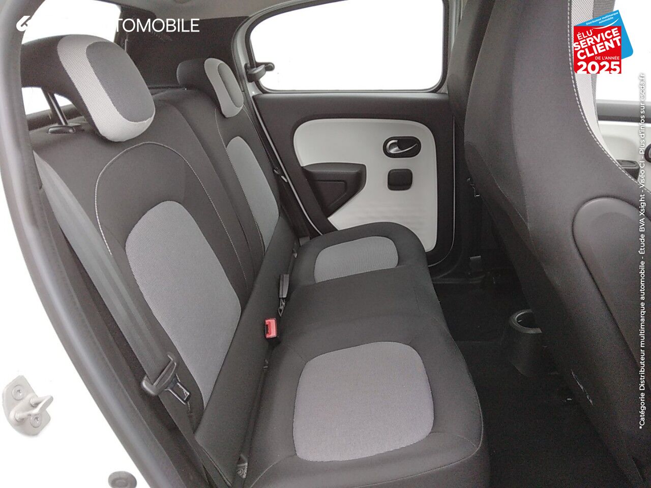 Véhicule d'occasion RENAULT TWINGO 1.0 SCE 75CH ZEN RADAR AR chez Renault Colmar