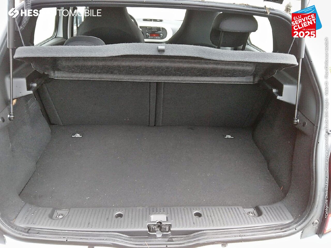 Véhicule d'occasion RENAULT TWINGO 1.0 SCE 75CH ZEN RADAR AR chez Renault Colmar