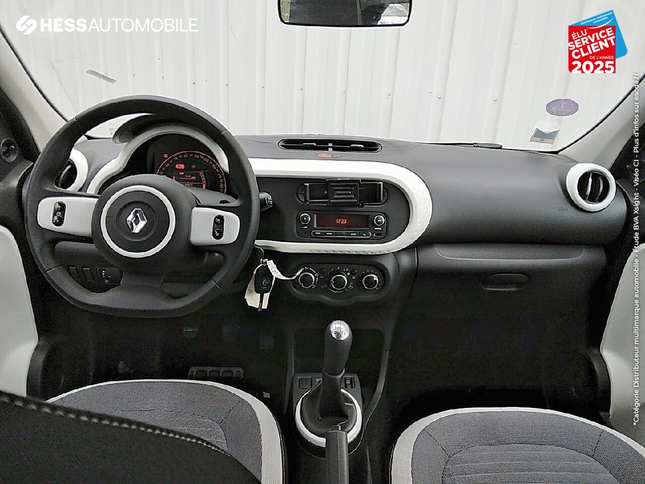 Véhicule d'occasion RENAULT TWINGO 1.0 SCE 75CH ZEN RADAR AR chez Renault Colmar