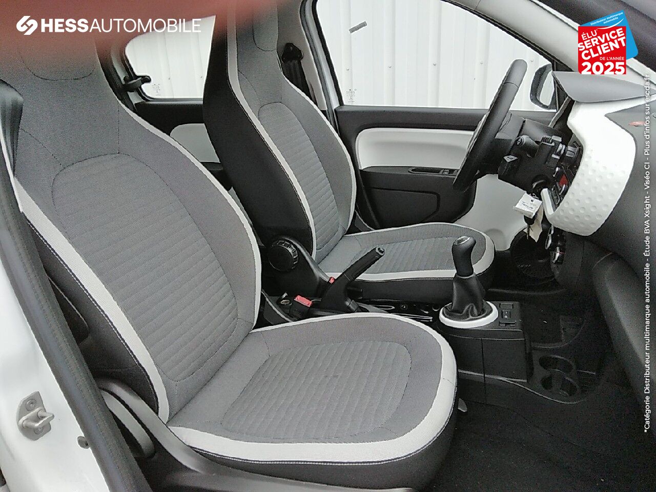 Véhicule d'occasion RENAULT TWINGO 1.0 SCE 75CH ZEN RADAR AR chez Renault Colmar