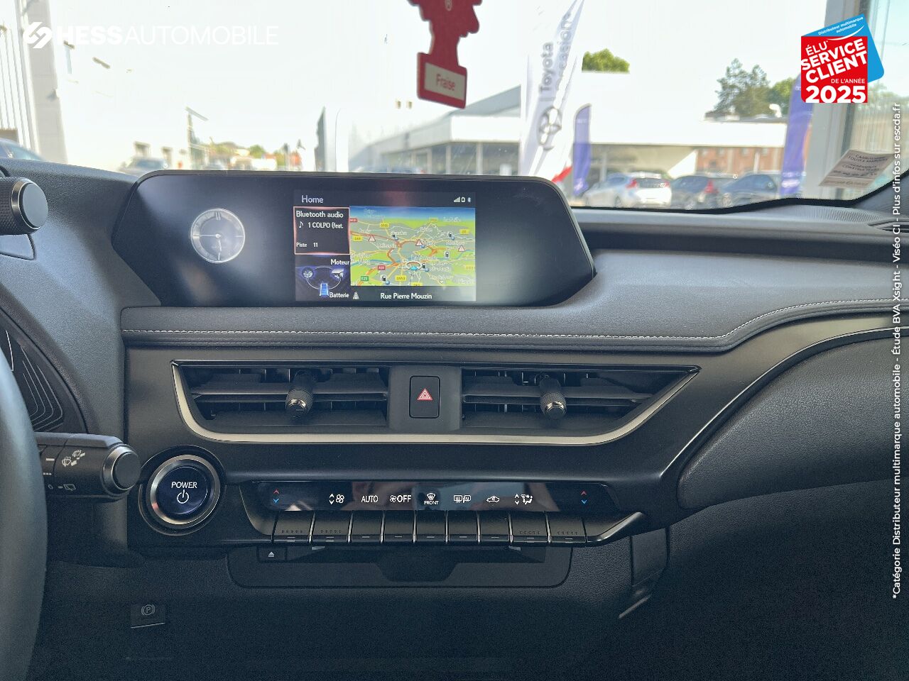 Véhicule d'occasion LEXUS UX 250H 2WD PACK CONFORT BUSINESS GPS CAMERA chez Lexus Metz