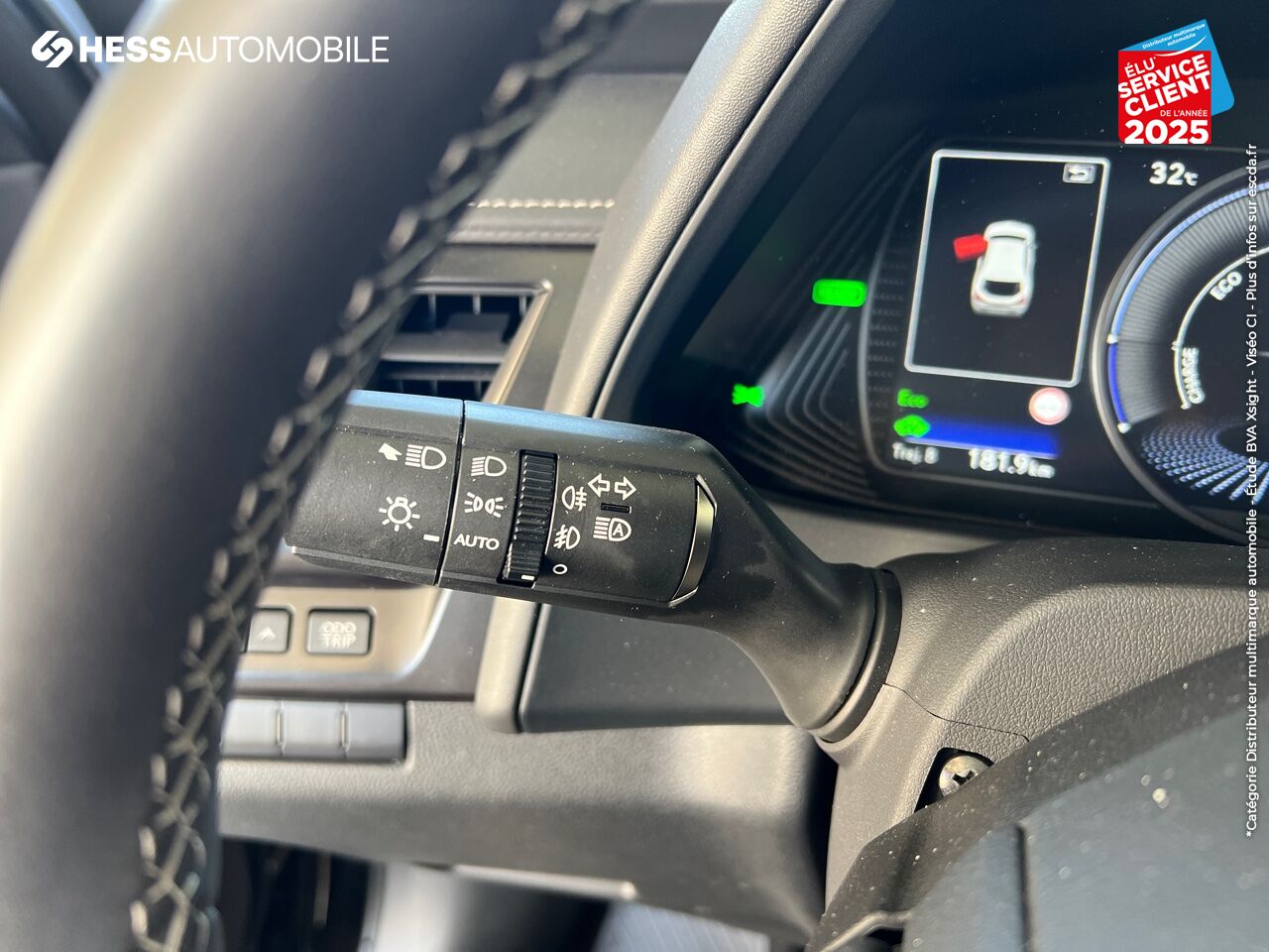 Véhicule d'occasion LEXUS UX 250H 2WD PACK CONFORT BUSINESS GPS CAMERA chez Lexus Metz