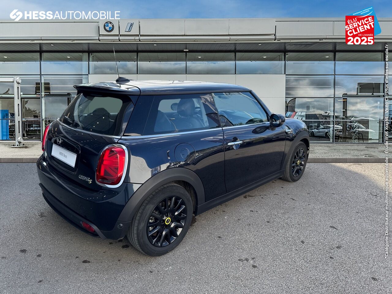 Véhicule d'occasion MINI MINI COOPER SE 184CH EDITION CAMDEN BVA 5CV chez MINI Besançon