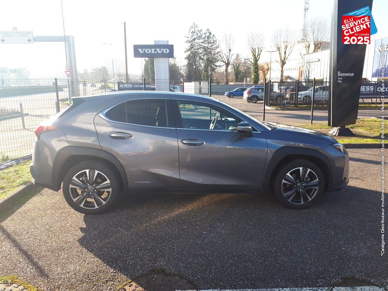 Véhicule d'occasion LEXUS UX 250H 2WD EXECUTIVE MY20 TOUVRANT SIEGES CHAUF/VENTIL/CUIR VOLANT CHAUF GPS chez Renault Saint-Louis