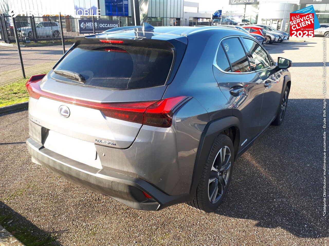 Véhicule d'occasion LEXUS UX 250H 2WD EXECUTIVE MY20 TOUVRANT SIEGES CHAUF/VENTIL/CUIR VOLANT CHAUF GPS chez Renault Saint-Louis