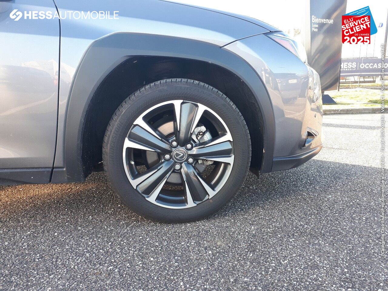Véhicule d'occasion LEXUS UX 250H 2WD EXECUTIVE MY20 TOUVRANT SIEGES CHAUF/VENTIL/CUIR VOLANT CHAUF GPS chez Renault Saint-Louis