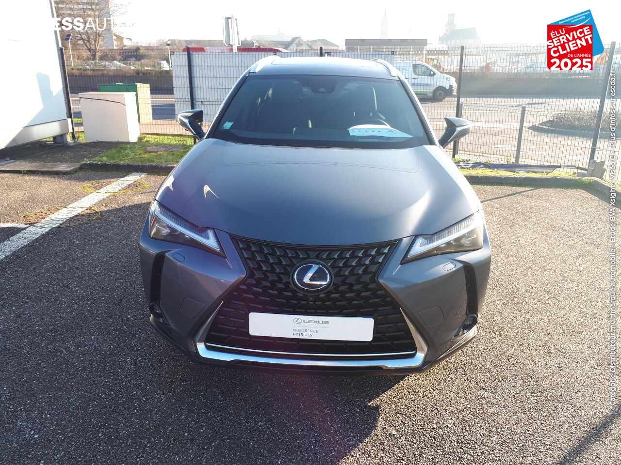 Véhicule d'occasion LEXUS UX 250H 2WD EXECUTIVE MY20 TOUVRANT SIEGES CHAUF/VENTIL/CUIR VOLANT CHAUF GPS chez Renault Saint-Louis