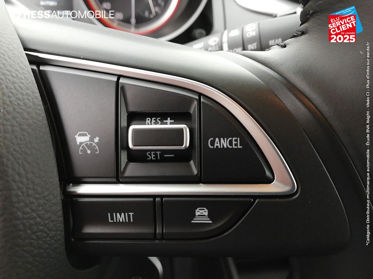 Véhicule d'occasion SUZUKI SWIFT 1.2 DUALJET HYBRID 82 CH PACK EURO6D-T chez HESS Automobile