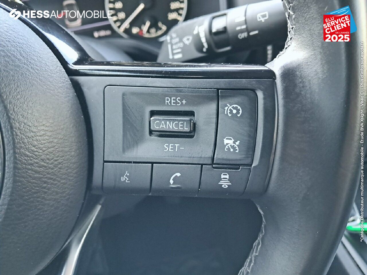 Véhicule d'occasion NISSAN QASHQAI 1.3 MILD HYBRID 140CH BUSINESS EDITION 2022 chez Toyota Saint Dizier