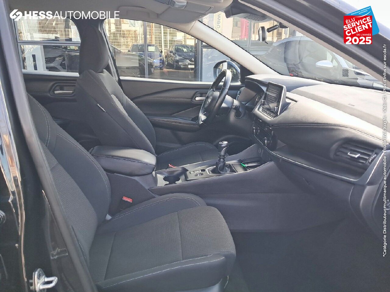 Véhicule d'occasion NISSAN QASHQAI 1.3 MILD HYBRID 140CH BUSINESS EDITION 2022 chez Toyota Saint Dizier