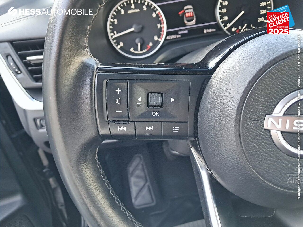 Véhicule d'occasion NISSAN QASHQAI 1.3 MILD HYBRID 140CH BUSINESS EDITION 2022 chez Toyota Saint Dizier