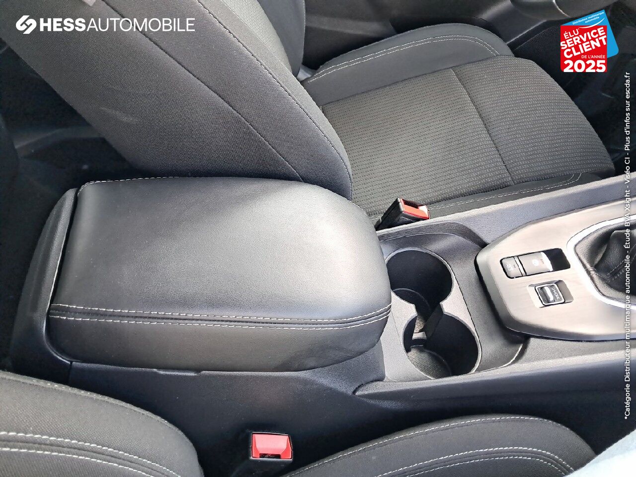 Véhicule d'occasion NISSAN QASHQAI 1.3 MILD HYBRID 140CH BUSINESS EDITION 2022 chez Toyota Saint Dizier