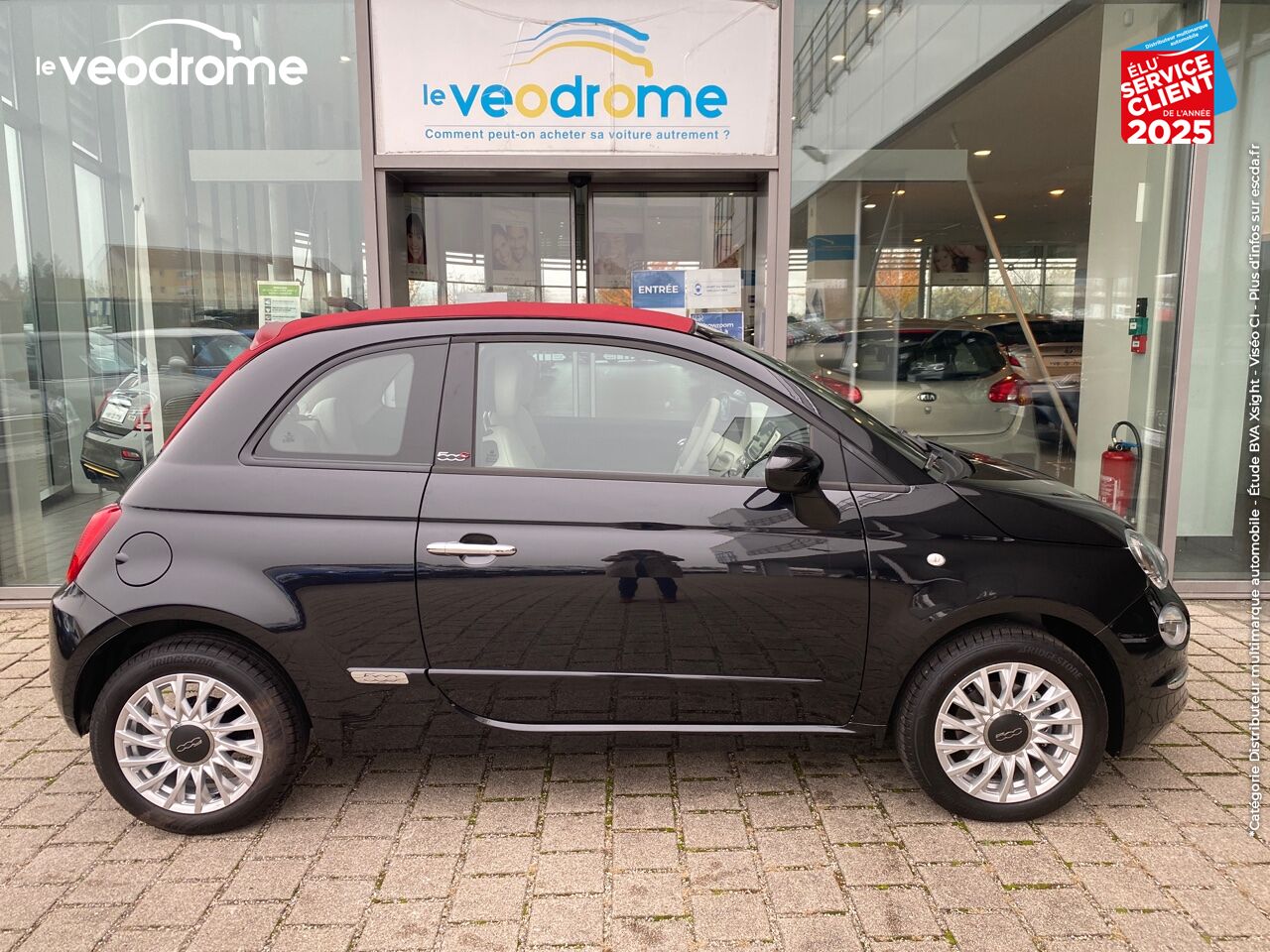 Véhicule d'occasion FIAT 500C 1.0 70CH BSG S/S LOUNGE -16 APPLE CARPLAY/ANDROID AUTO chez Le Veodrome
