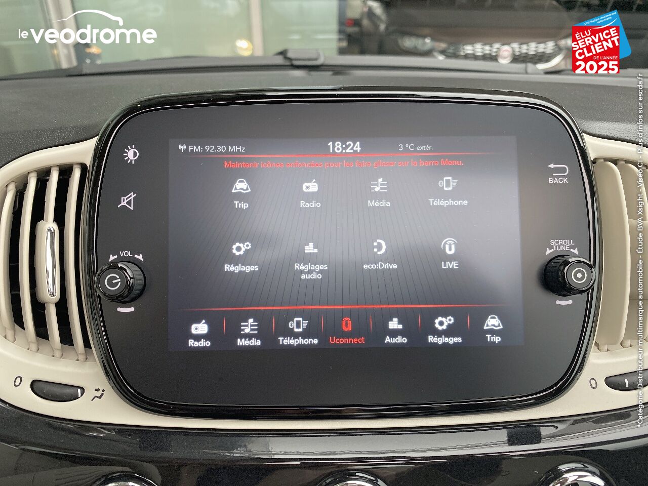 Véhicule d'occasion FIAT 500C 1.0 70CH BSG S/S LOUNGE -16 APPLE CARPLAY/ANDROID AUTO chez Le Veodrome