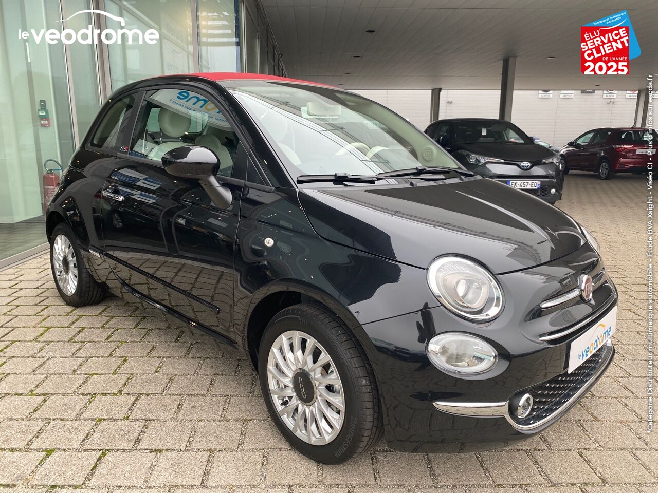 Véhicule d'occasion FIAT 500C 1.0 70CH BSG S/S LOUNGE -16 APPLE CARPLAY/ANDROID AUTO chez Le Veodrome