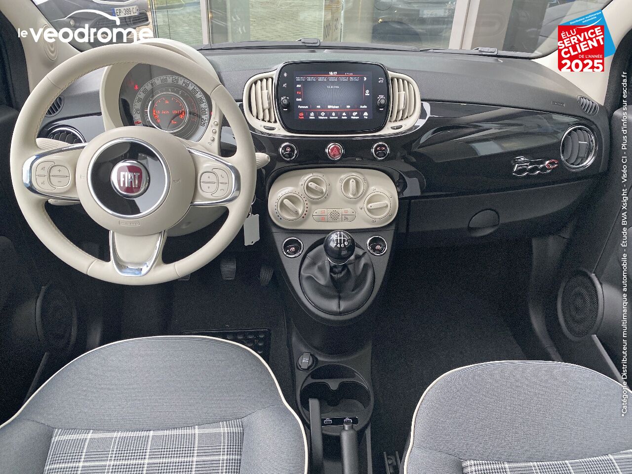 Véhicule d'occasion FIAT 500C 1.0 70CH BSG S/S LOUNGE -16 APPLE CARPLAY/ANDROID AUTO chez Le Veodrome