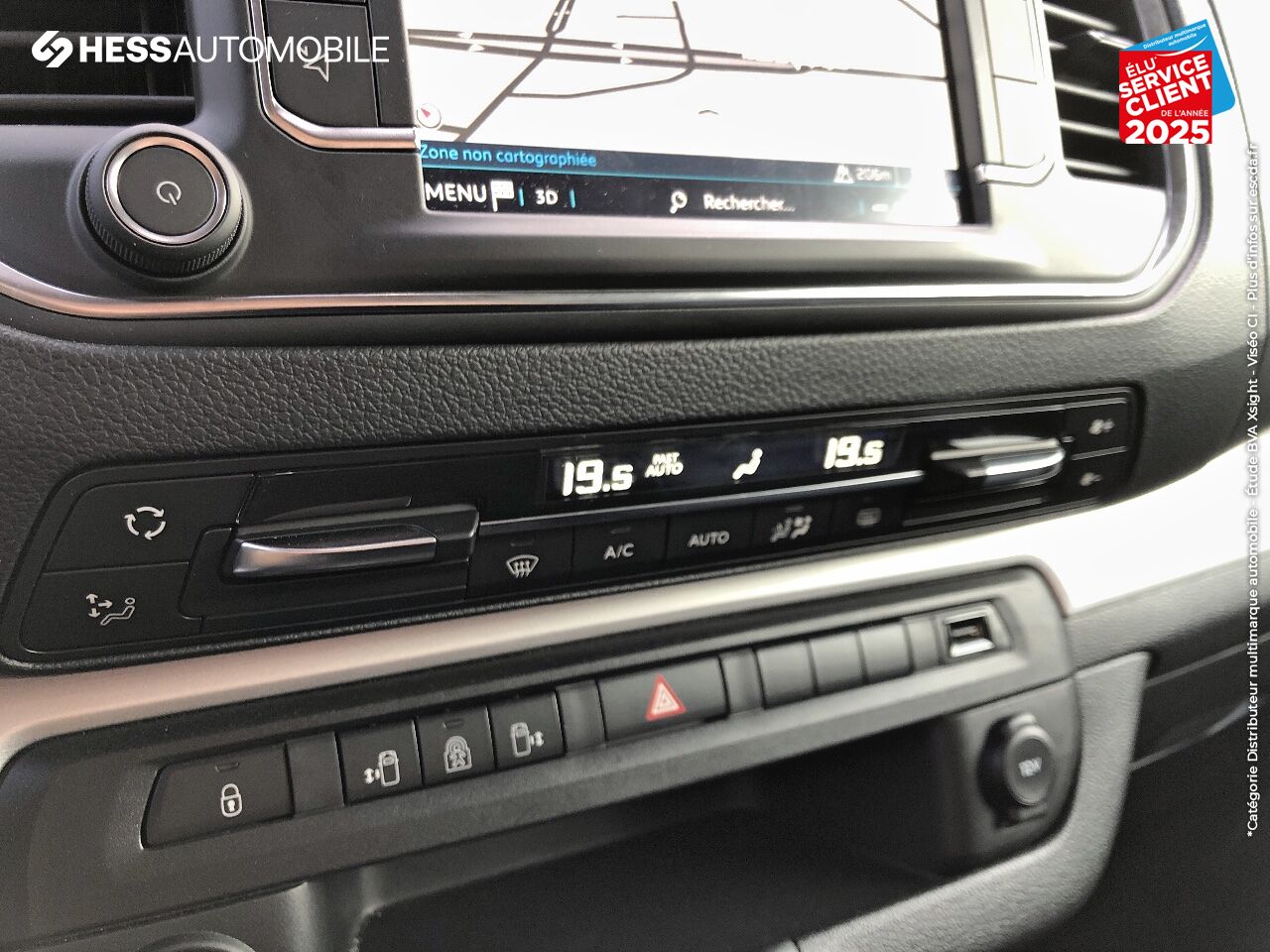 Véhicule d'occasion PEUGEOT TRAVELLER ELECTRIQUE 136CH 100KW BATTERIE 75KWH LONG BUSINESS 7 PLACES chez Peugeot Hirson