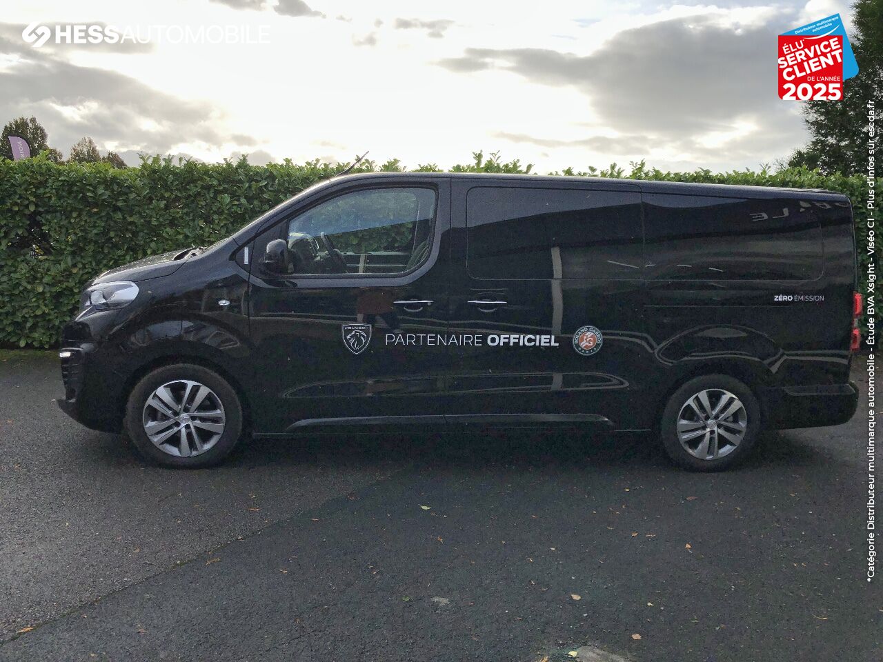 Véhicule d'occasion PEUGEOT TRAVELLER ELECTRIQUE 136CH 100KW BATTERIE 75KWH LONG BUSINESS 7 PLACES chez Peugeot Hirson